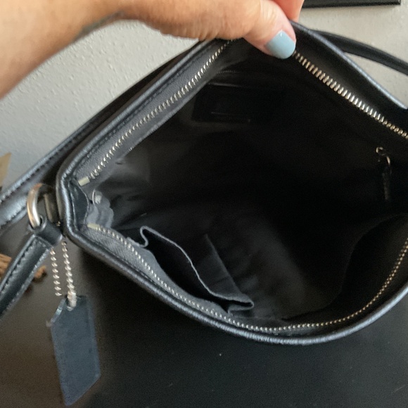 Classic COACH pre-loved cross body bag - Picture 5 of 12